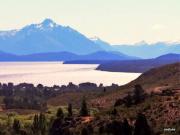 Revuelo y operativo en Dina Huapi por un supuesto explosivo al pie de un cerro: intervino la PSA
