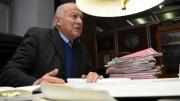 La Corte rechazó que un juez destituido cobre $90 millones por un accidente laboral