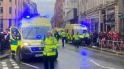 Hinchas del Liverpool fueron atropellados por un auto durante los festejos del título de la Premier League