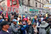 Afines a Morales marchan para exigir su inscripción como candidato y la renuncia de Arce