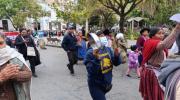 Vecinos apuntan a instituciones estatales por el alza de alimentos
