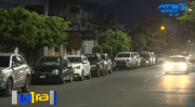 Largas filas por combustible en Cochabamba: conductores esperan durante la noche
