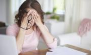 2 hábitos clave para evitar el agotamiento laboral y tener más energía, según expertos