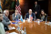 Salir de la OMS y abrazar la desregulación: el giro temerario del Gobierno en salud pública