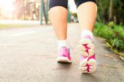 ¿Correr 30 minutos o caminar 10.000 pasos? La mejor opción para bajar de peso