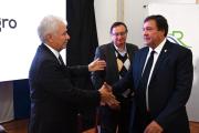 Acuerdo por el oleoducto: el gobernador Weretilneck anunció fondos para Salud y Educación
