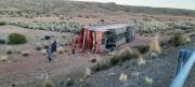 Bus sufre vuelco en la carretera Oruro
