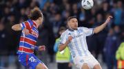 Racing festejó en el descuento con un gran gol de Adrián Martínez 
