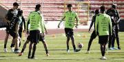 DT Villegas comienza a armar el onceno titular