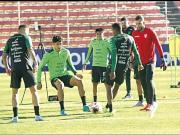 Selección pisó gramado en el 'Siles'