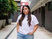 Quién es Gigi Perez, la artista queer que puso audios de su hermana muerta en una canción y escandalizó a la Iglesia