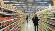 El consumo y la recaudación sufren, mientras el resto de la economía crece
