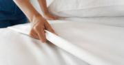 Dormir con la cama limpia: cada cuánto hay que cambiar las sábanas y el mejor método para lavarlas según los especialistas