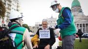 Jubilados: en junio, el bono debería ser 126% más alto para equiparse con los haberes básicos