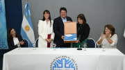 La UNCo estrenó la remodelación del Salón Azul, financiada por el municipio