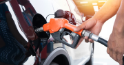 Asoma el micro-price: ¿en San Juan venderán de noche combustible más barato y con autodespacho?