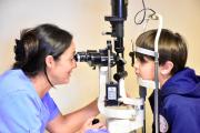 Una mirada solidaria: realizaron chequeos oftalmológicos gratuitos a infancias sin cobertura médica