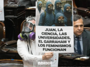 Diputados: Esteban Paulón fue vestido de El Eternauta