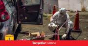 Bomberos secuestran una sustancia peligrosa en un auto
