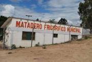 Matadero Municipal de Tarija cuestiona presencia militar durante supervisión de distribución de carne