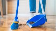 ¡Guardá tus medias rotas! Se pueden convertir en las aliadas de la limpieza del hogar