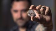 Remuneran con 97 mil dólares al feliz propietario de esta moneda de 5 centavos
