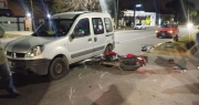 Choque en City Bell: dos jóvenes resultaron heridos y buscan al conductor que se dio a la fuga