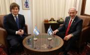 Mientras Israel bombardea Gaza, Milei apoyó en Israel combatir al terrorismo