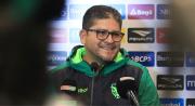 Óscar Villegas dice que el “deseo más grande” de Bolivia es vencer a Chile este martes