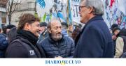 Militantes peronistas rodean el PJ en apoyo a CFK