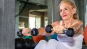 Vida fitness después de los 50 años: tres ejercicios claves que revierten el envejecimiento