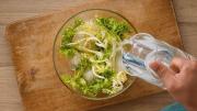 Te explico por qué nunca deberías guardar las verduras en agua dentro de la heladera