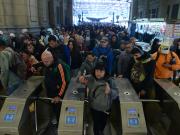 Quejas y vagones colapsados en el tren Roca: las causas y los problemas para viajar