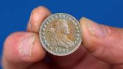 Remuneran con más de 2 mil dólares al feliz propietario de esta moneda de 10 centavos
