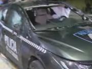 Viernes de accidentes en el AMBA: un patrullero que perseguía a un auto chocó y volcó, y un colectivo impactó y arrastró a una camioneta