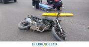 Motoquero hospitalizado por chocar con un auto que no respetó la señal de pare