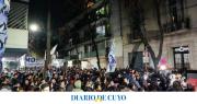 La Policía desalojó a los militantes que acampaban frente al departamento de Cristina Kirchner