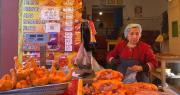 El kilo de pollo se vende por encima de los Bs 31 en La Paz y el producto que llega no abastece, según comerciantes