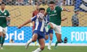 Palmeiras y Porto dividen honores en un movido debut en el Mundial de Clubes