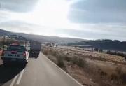 Policía despeja ruta antigua a Santa Cruz pese a bloqueos abandonados por afines al evismo
