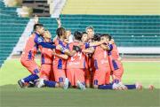 Universitario arrasa en Serrano y solo falta un partido para culminar la primera etapa de la Copa Simón Bolívar