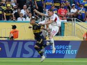 El brutal planchazo de Andrea Belotti en la cabeza de Ayrton Costa que provocó una roja sin discusión