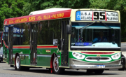 Cambia de parada una línea de colectivo que recorre la Ciudad