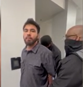 Inmigración detiene a hombre que dice haber ayudado a Estados Unidos en la guerra de Afganistán