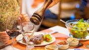 Bodegón en Buenos Aires: todo en una sola esquina, tiene carne jugosa, pastas caseras y muy buenos precios