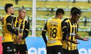 Valdivia, preparado para defender el arco de The Strongest