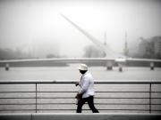 Niebla en Buenos Aires: bancos densos complican la visibilidad en una mañana bien fría en la Ciudad y el conurbano