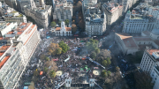 Masiva marcha y contundente mensaje de Cristina Kirchner
