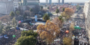 Peronismo inicia masiva movilización en Plaza de Mayo contra proscripción de Cristina