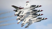 EEUU moviliza 30 aviones mientras crece la especulación sobre un posible ataque a Irán